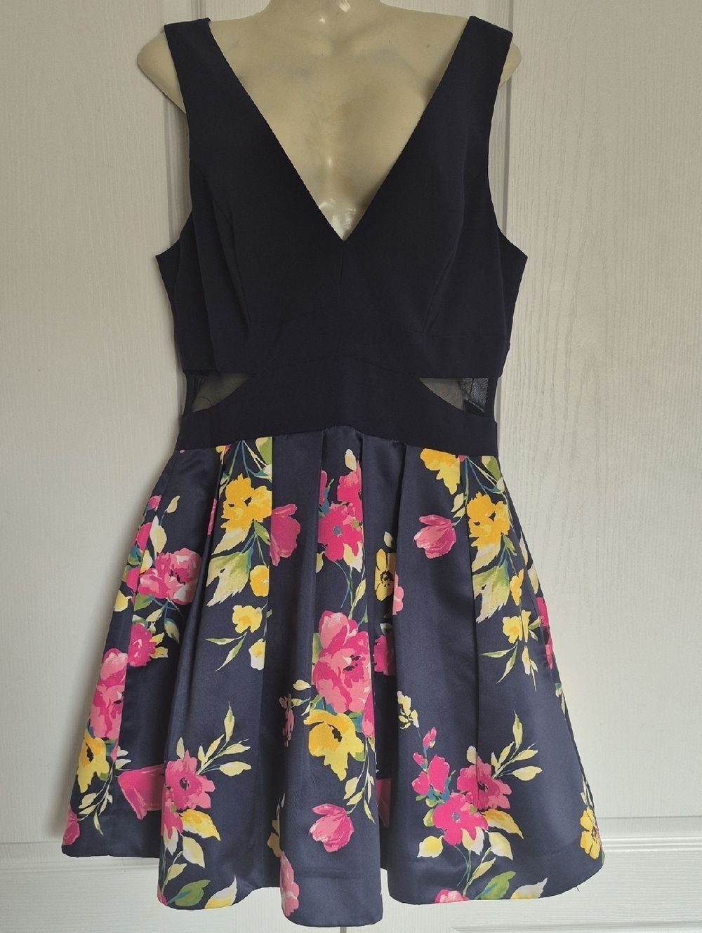 XscapeβNavy and Pink Floral Tulle, Side Cut-Out Evening Dress Bodice